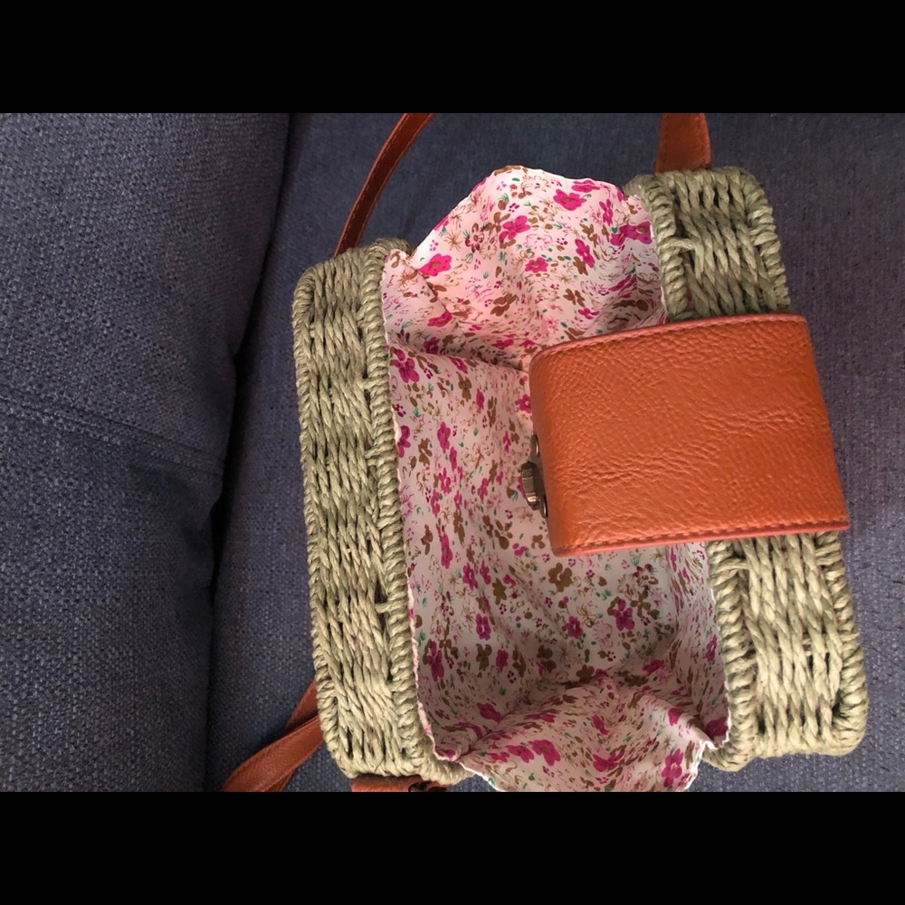 Crossbody Purse - Picture 4 of 4